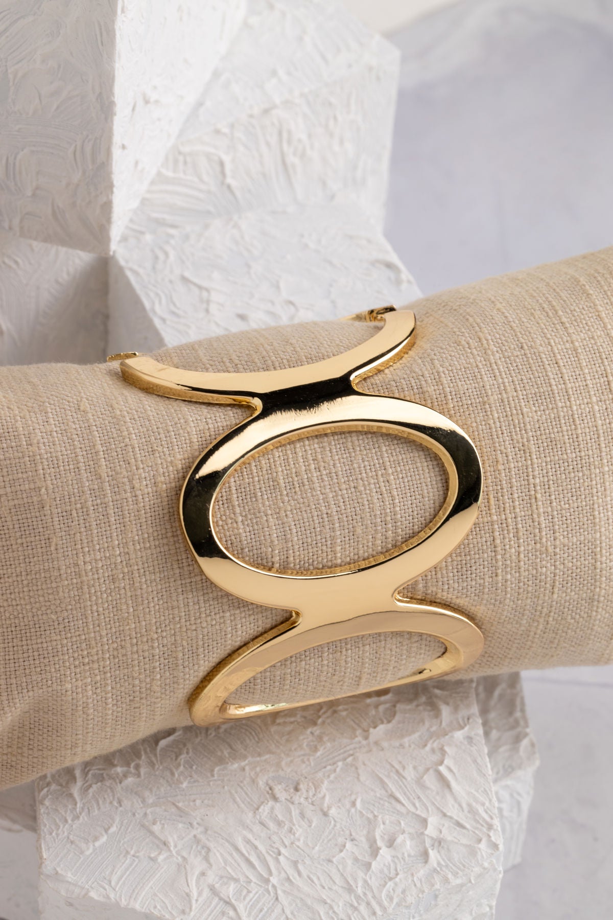Vip Seri Gold Kapl. Oval Model Kelepçe Bileklik Livs-0005