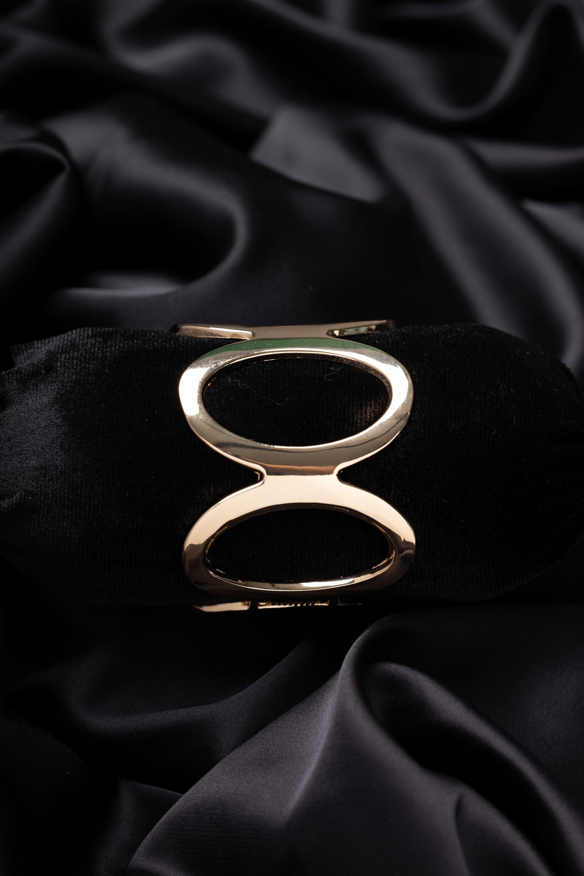 Vip Seri Gold Kapl. Oval Model Kelepçe Bileklik Livs-0005